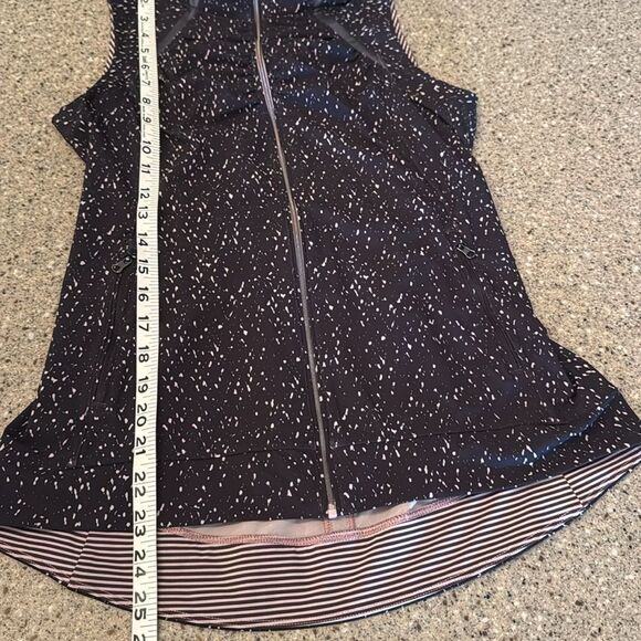 LULULEMON Go The Distance Vest Butterfly Texture Mink Berry Black - Picture 16 of 16